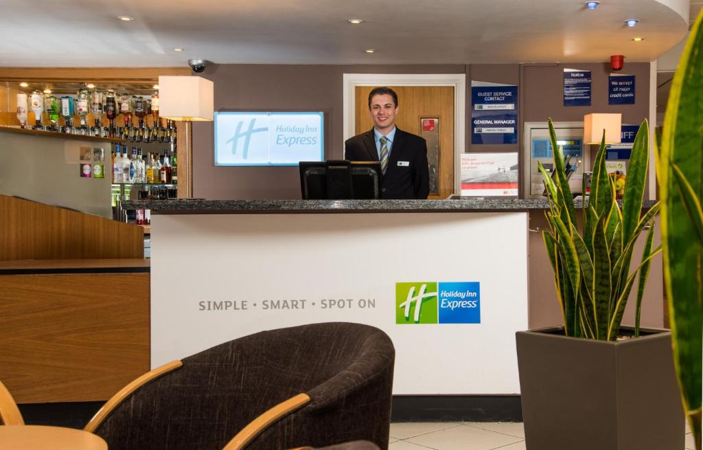 Quedgeley Hotel | Holiday Inn Express Gloucester - South by IHG