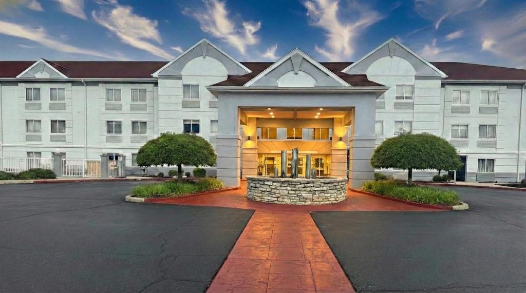 Gypsum Hotel | Holiday Inn Express Hotel & Suites Port Clinton-Catawba Island by IHG
