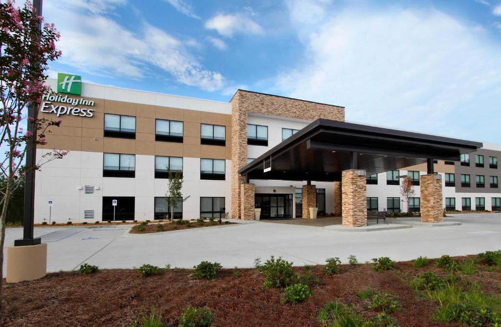 Jasper Hotel | Holiday Inn Express Jasper by IHG
