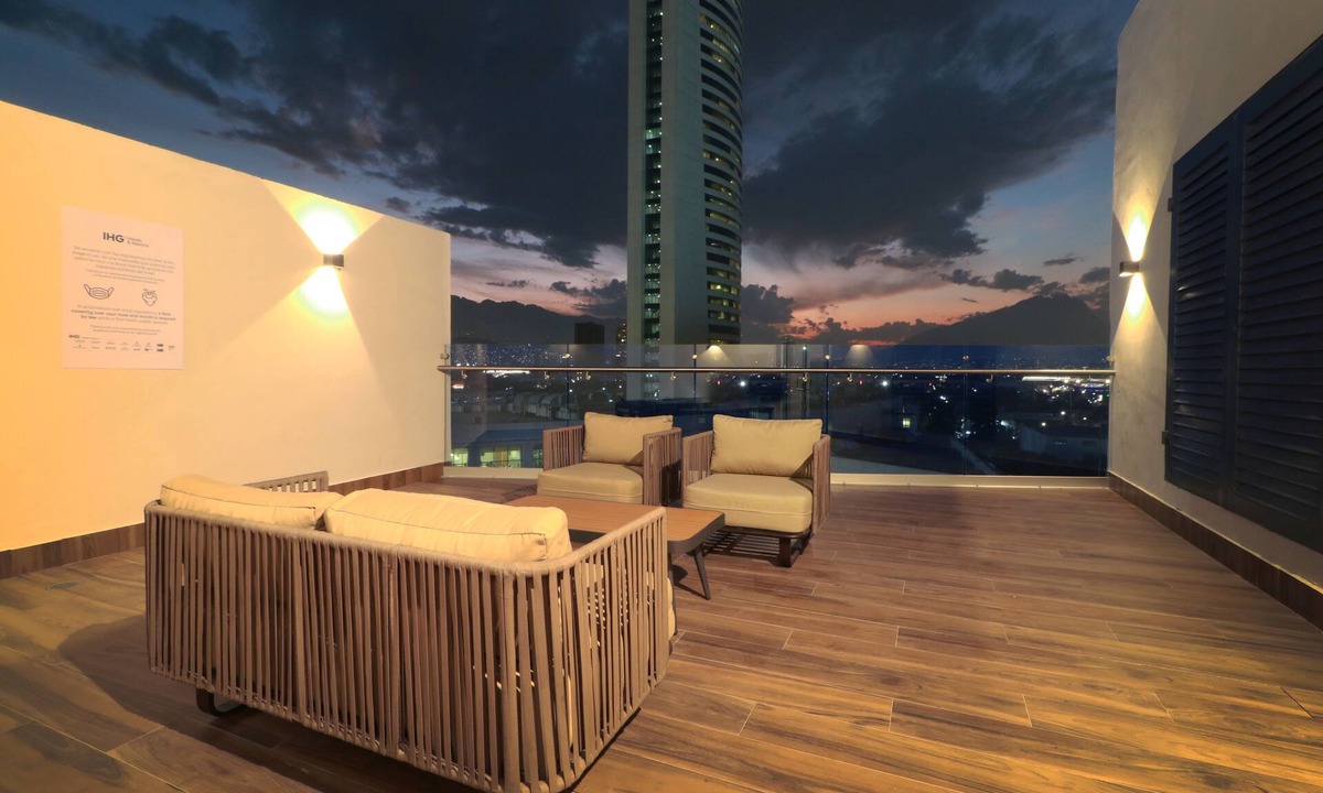 Monterrey Hotel | Holiday Inn Express Monterrey Fundidora by IHG
