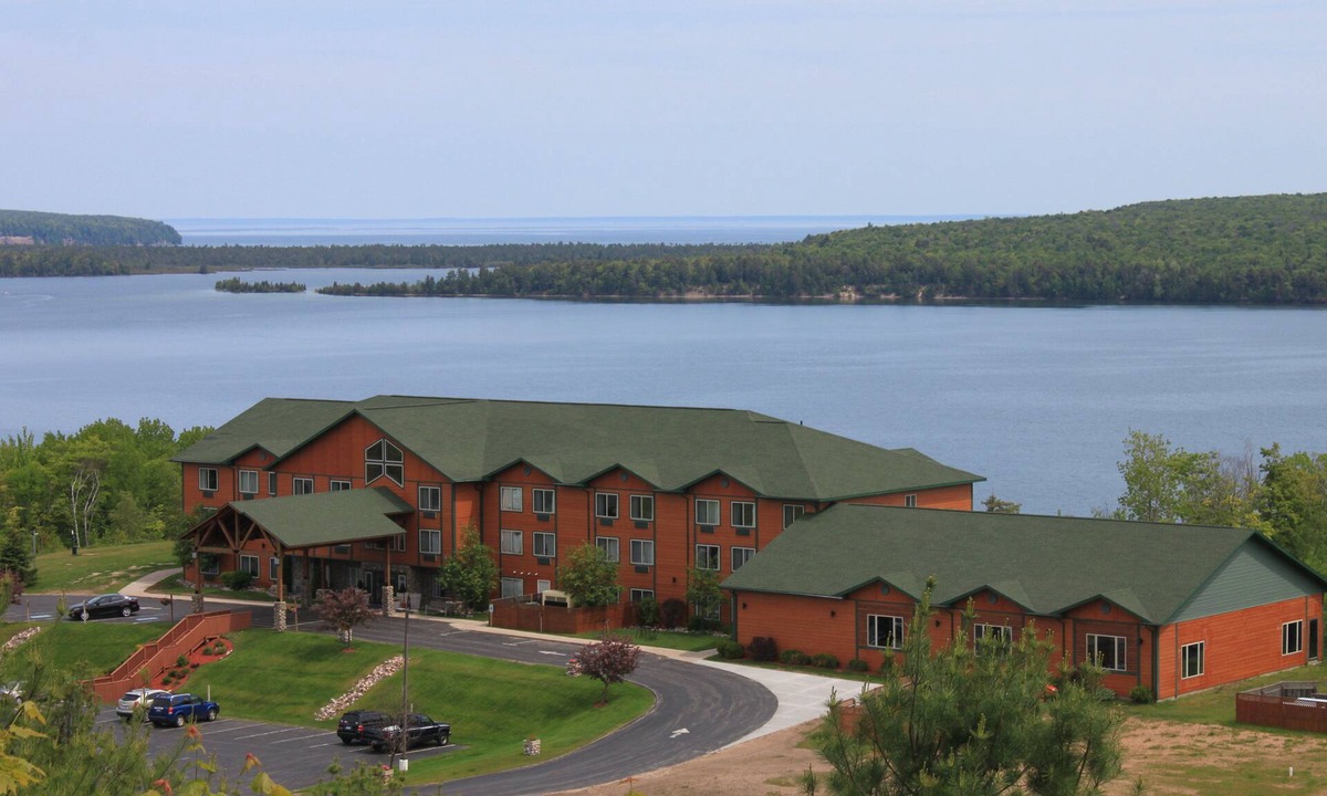 Munising Hotel | Holiday Inn Express Munising-Lakeview by IHG