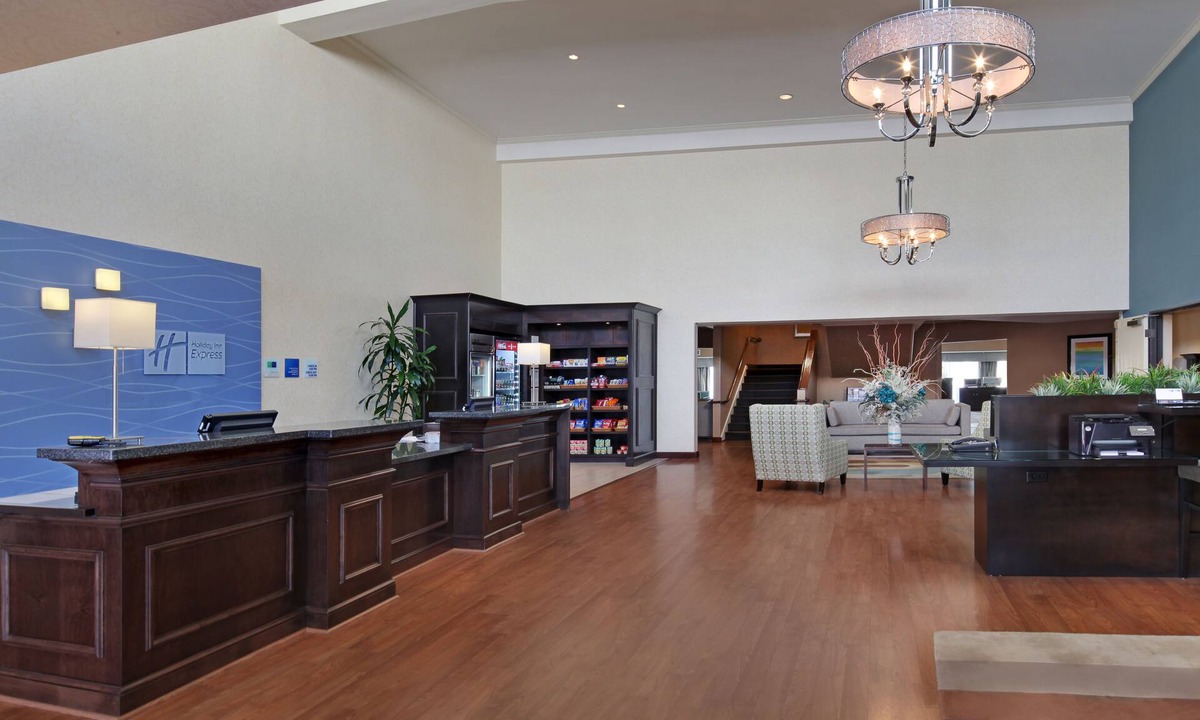 Port Hueneme Hotel | Holiday Inn Express Port Hueneme by IHG