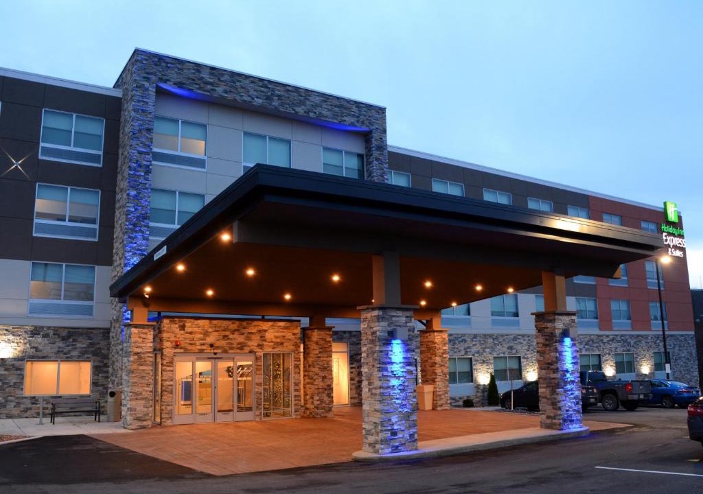 Monroeville Hotel | Holiday Inn Express & Suites - Pittsburgh - Monroeville by IHG