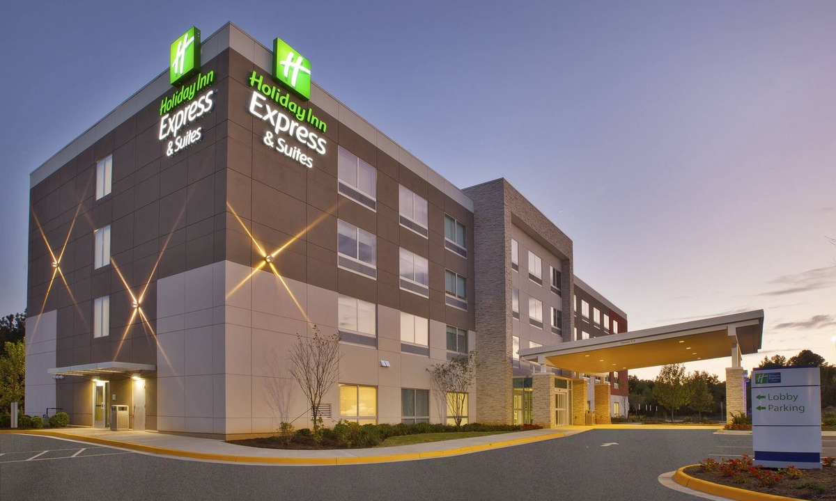 South Hill Hotel | Holiday Inn Express & Suites South Hill by IHG