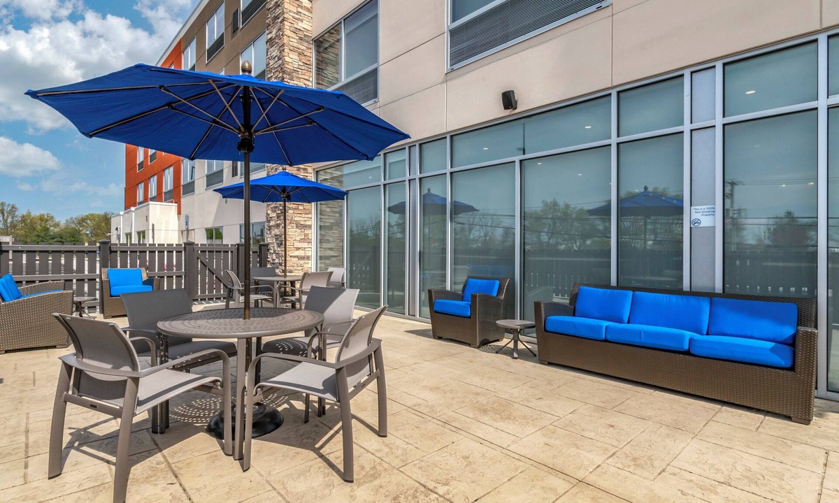 Salunga Hotel | Holiday Inn Express & Suites Lancaster - Mount Joy by IHG