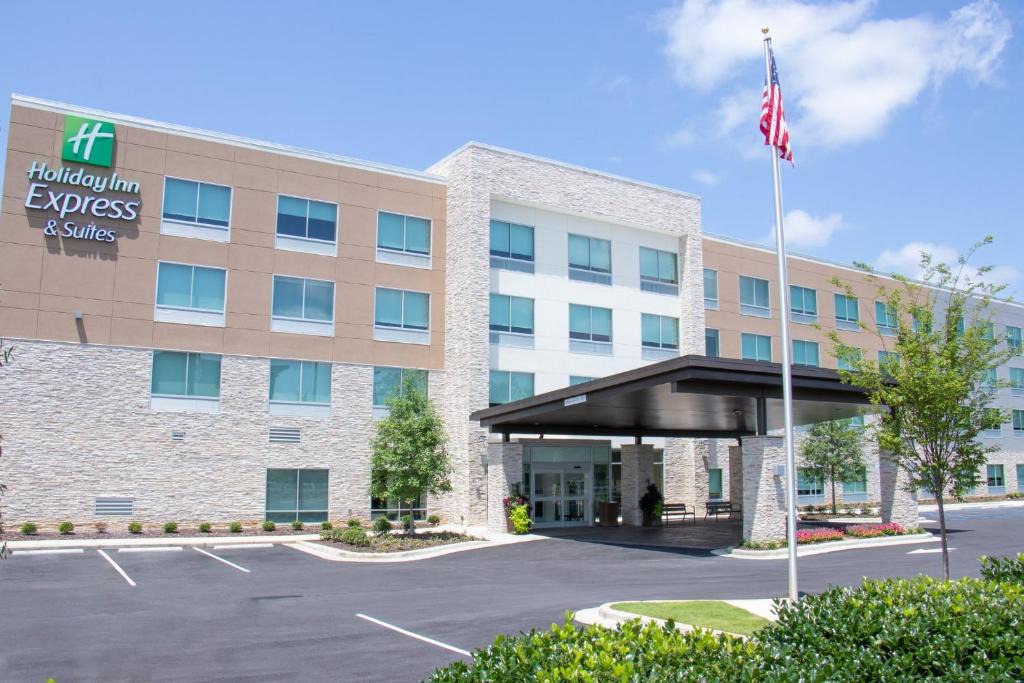 Cottondale Hotel | Holiday Inn Express & Suites Tuscaloosa East by IHG