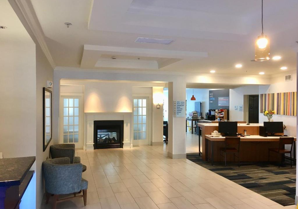 Bethlehem Hotel | Holiday Inn Express & Suites Bethlehem Airport-Allentown Area