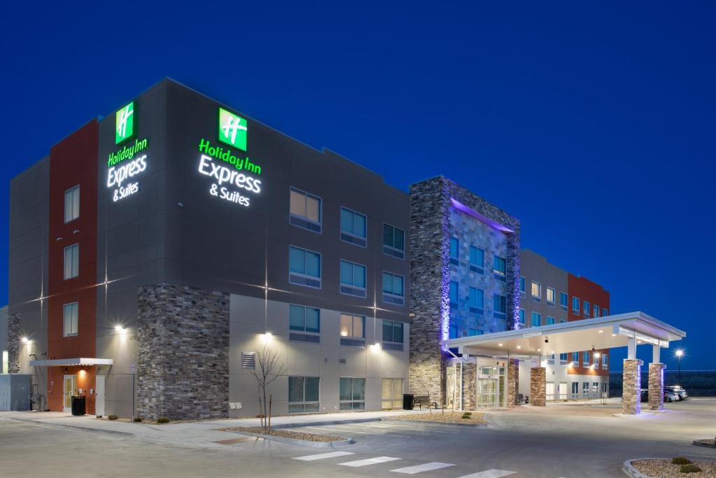 Brighton Hotel | Holiday Inn Express & Suites - Denver NE - Brighton by IHG