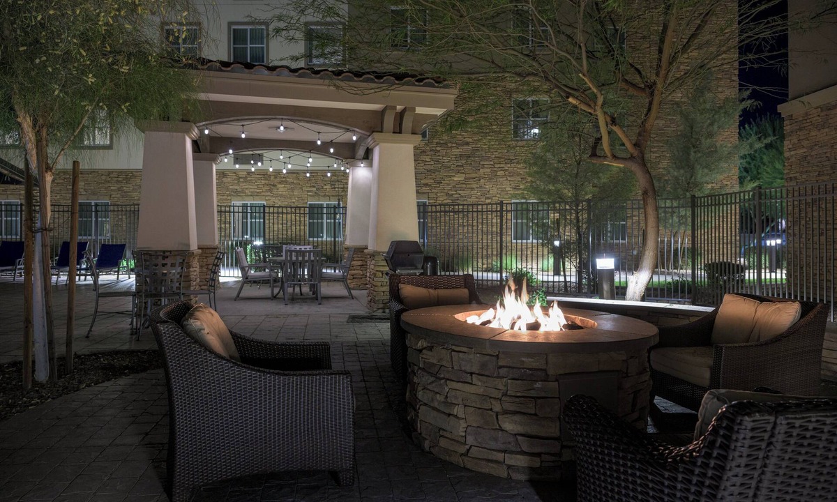 Gilbert Hotel | Holiday Inn Express & Suites Phoenix East - Gilbert by IHG