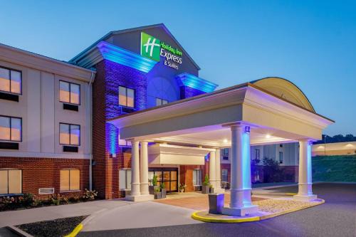 Lancaster Hotel | Holiday Inn Express & Suites Lancaster by IHG