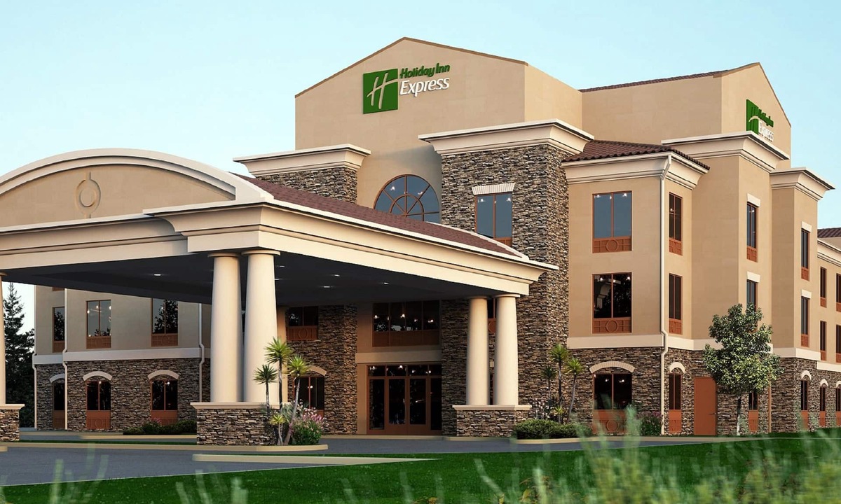 Redding Hotel | Holiday Inn Express & Suites Redding by IHG