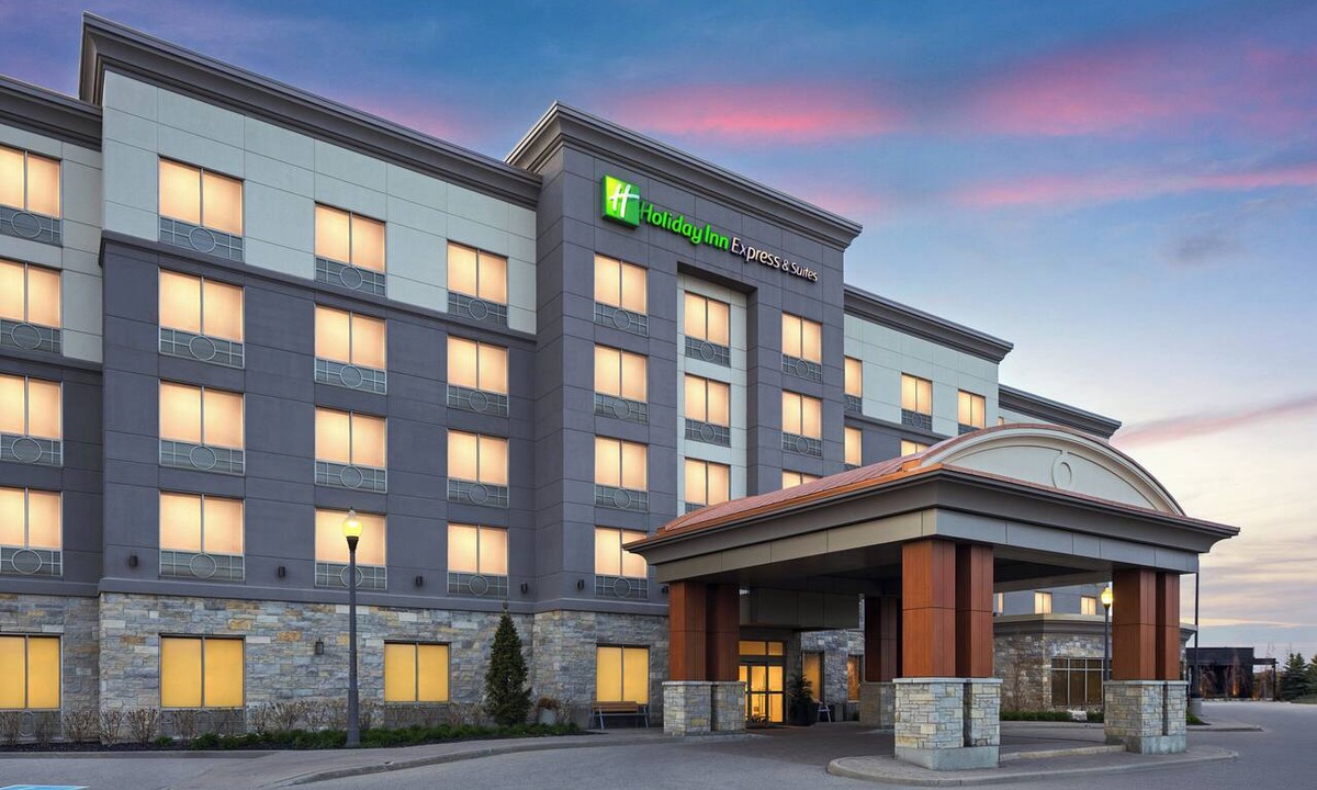 Vaughan Hotel | Holiday Inn Express & Suites Vaughan-Southwest by IHG