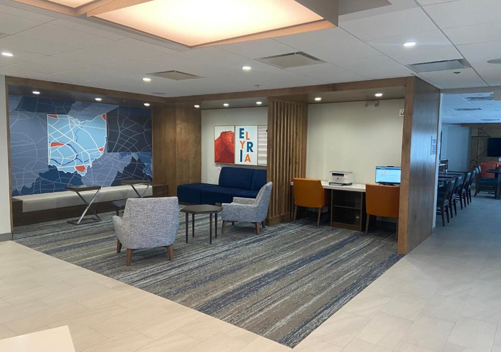 Elyria Hotel | Holiday Inn Express & Suites Elyria by IHG