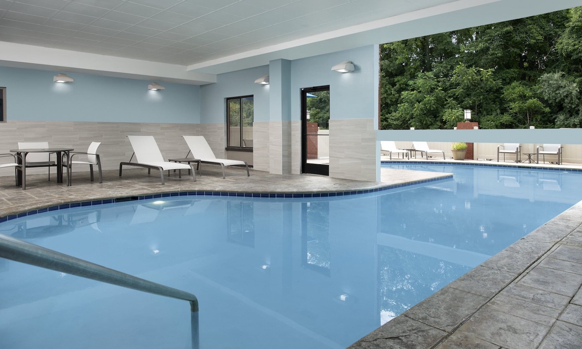 Clinton Hotel | Holiday Inn Express & Suites Knoxville-Clinton by IHG