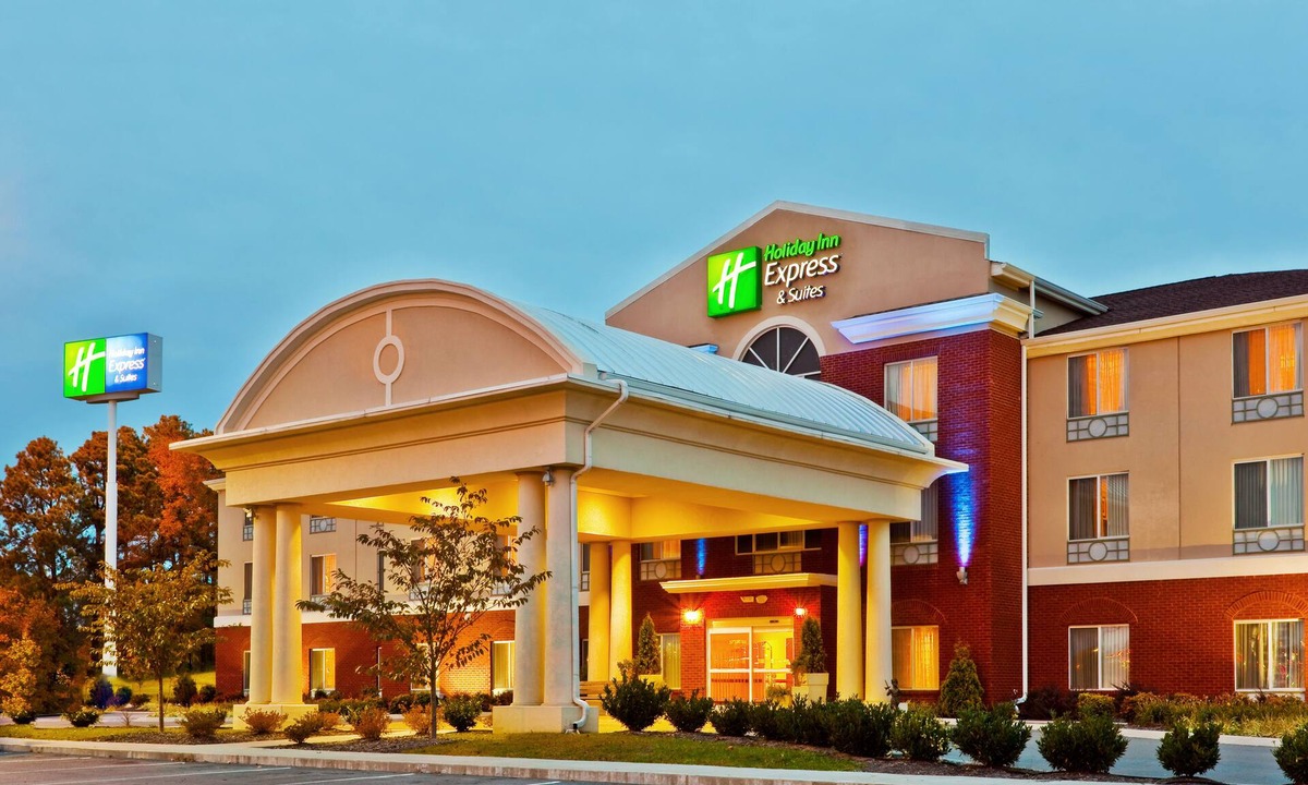 Dickson Hotel | Holiday Inn Express & Suites Dickson by IHG
