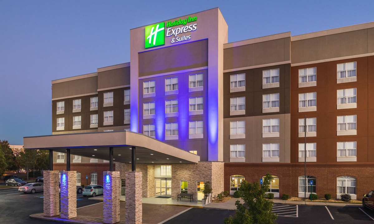 Gwinnett Place Hotel | Holiday Inn Express & Suites Atlanta NE - Duluth by IHG