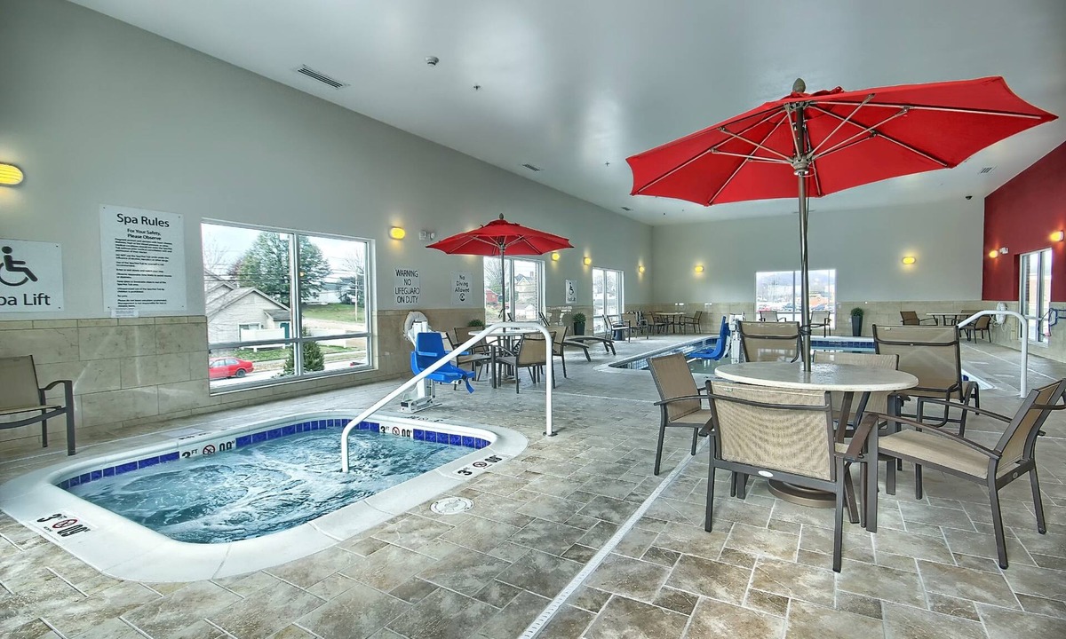 Ironton Hotel | Holiday Inn Express & Suites Ironton by IHG