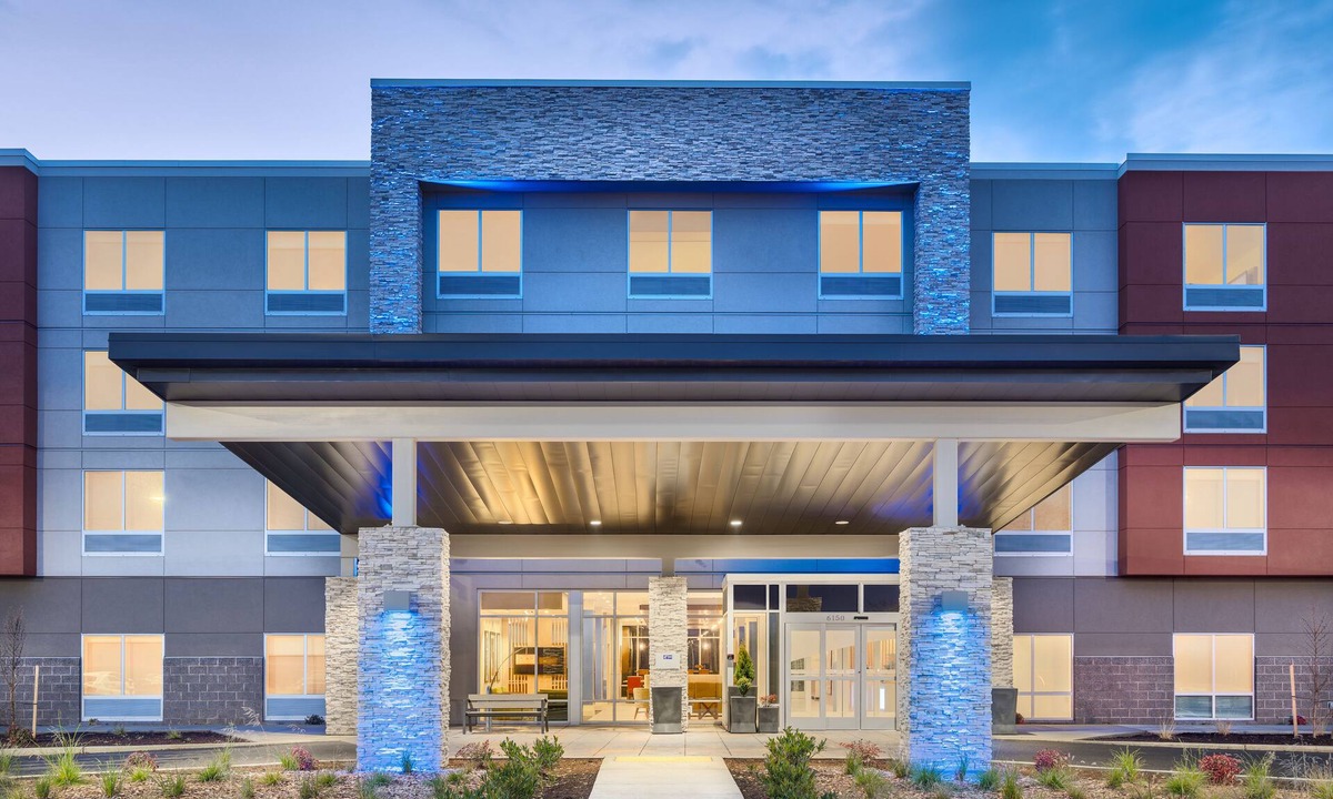 Keizer Hotel | Holiday Inn Express & Suites Salem North - Keizer by IHG