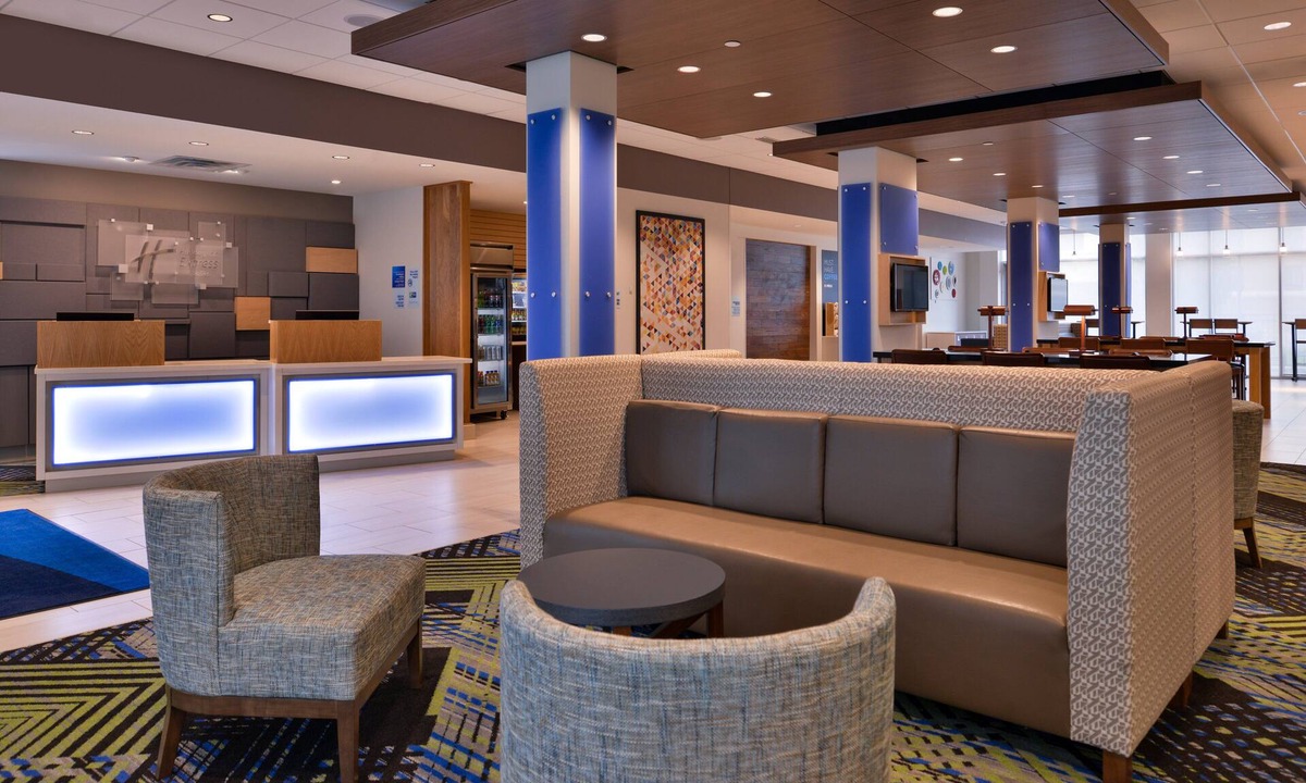 Marshalltown Hotel | Holiday Inn Express & Suites Marshalltown by IHG