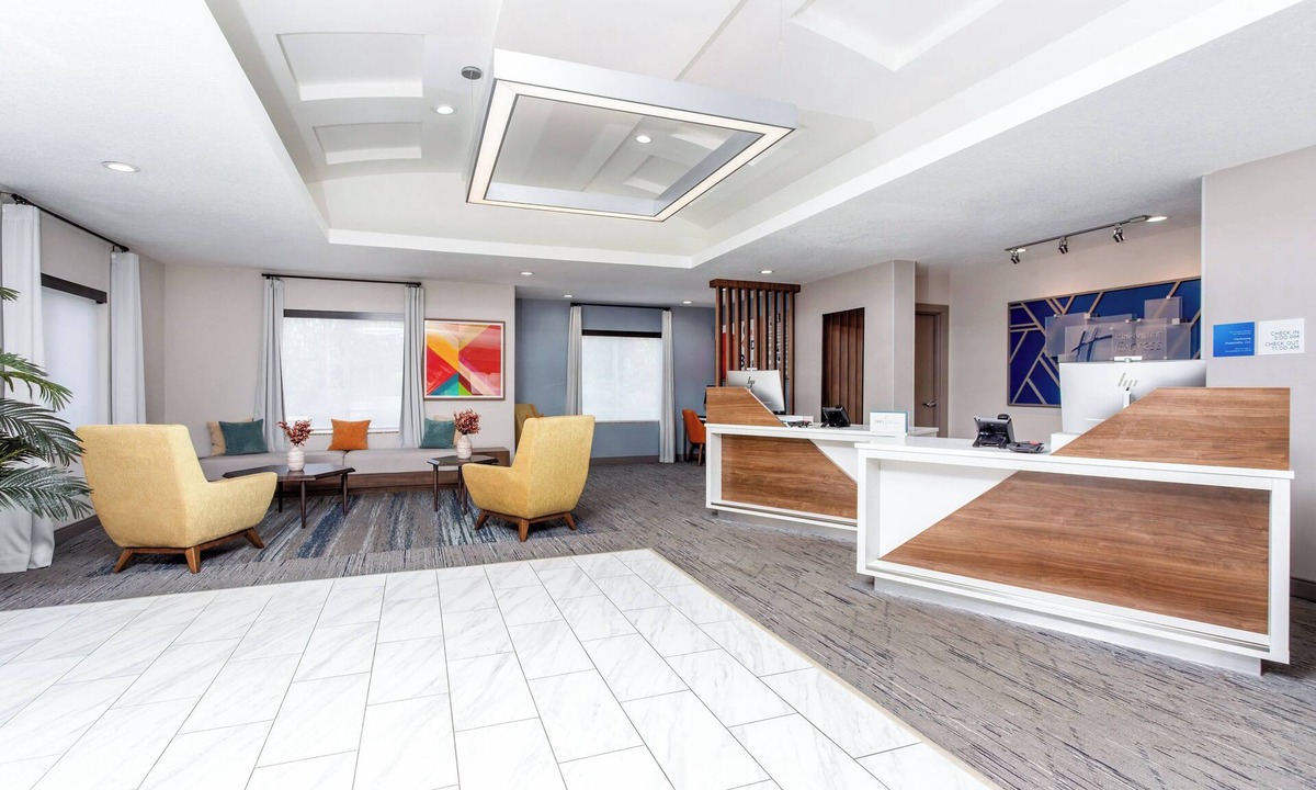 National Gardens Hotel | Holiday Inn Express & Suites Ormond Beach - North Daytona by IHG