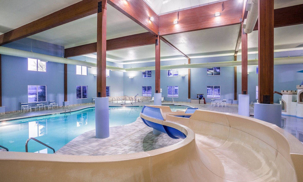 Lake Delton Hotel | Holiday Inn Express Wisconsin Dells by IHG