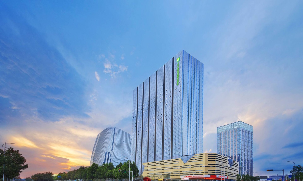 Jinshui District Hotel | Holiday Inn Express Zhengzhou Longzi Lake by IHG