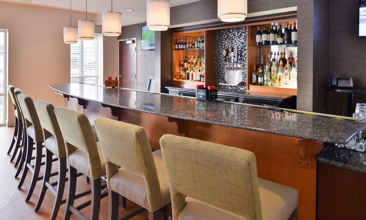 Rochester Hotel | Holiday Inn Hotel & Suites Rochester - Marketplace by IHG