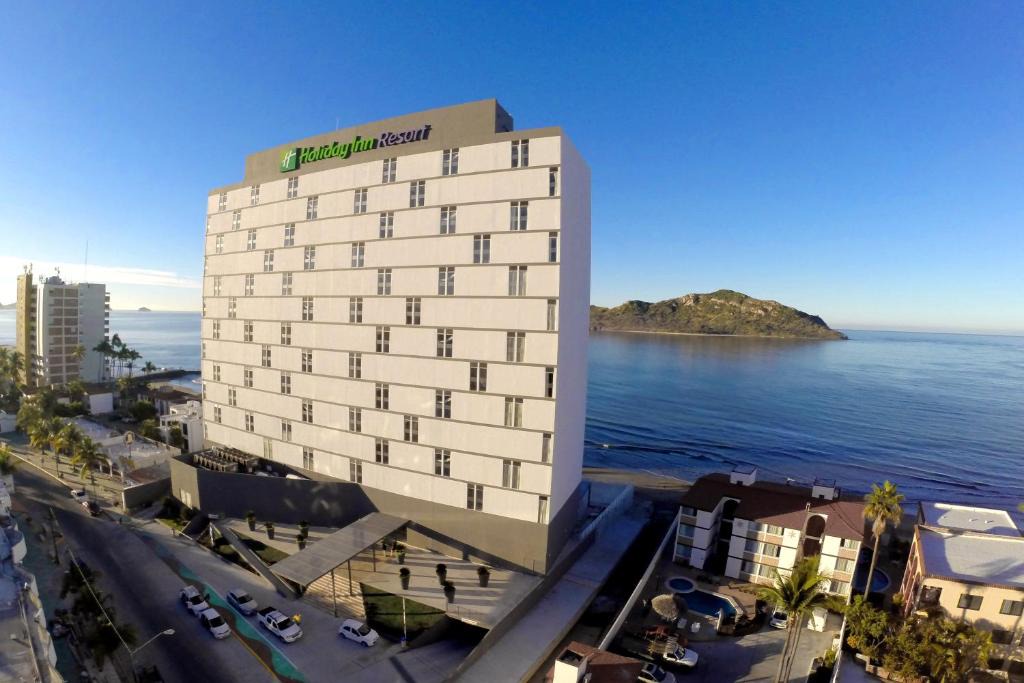 Zona Dorada Hotel | Holiday Inn Resort Mazatlan by IHG