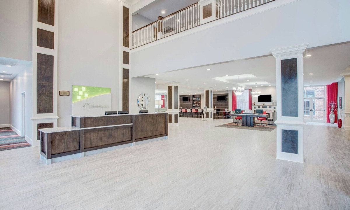 Lafayette Hotel | Holiday Inn & Suites Lafayette North by IHG