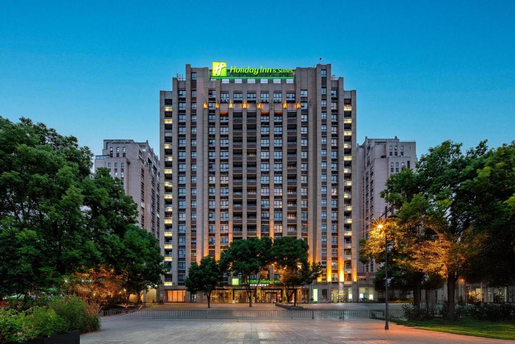 Wuzhong Hotel | Holiday Inn & Suites Suzhou Yangcheng Lake by IHG