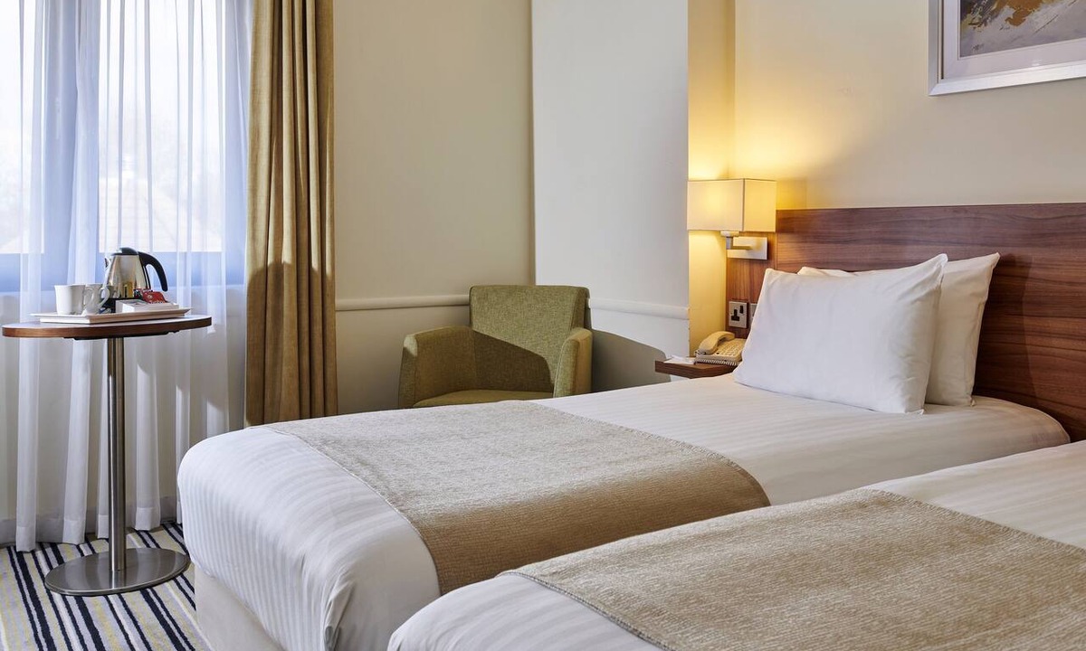 Taunton Hotel | Holiday Inn Taunton by IHG