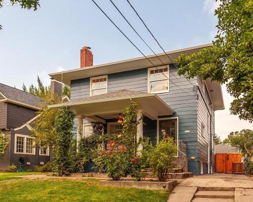 Laurelhurst Apartment | Holladay Haven