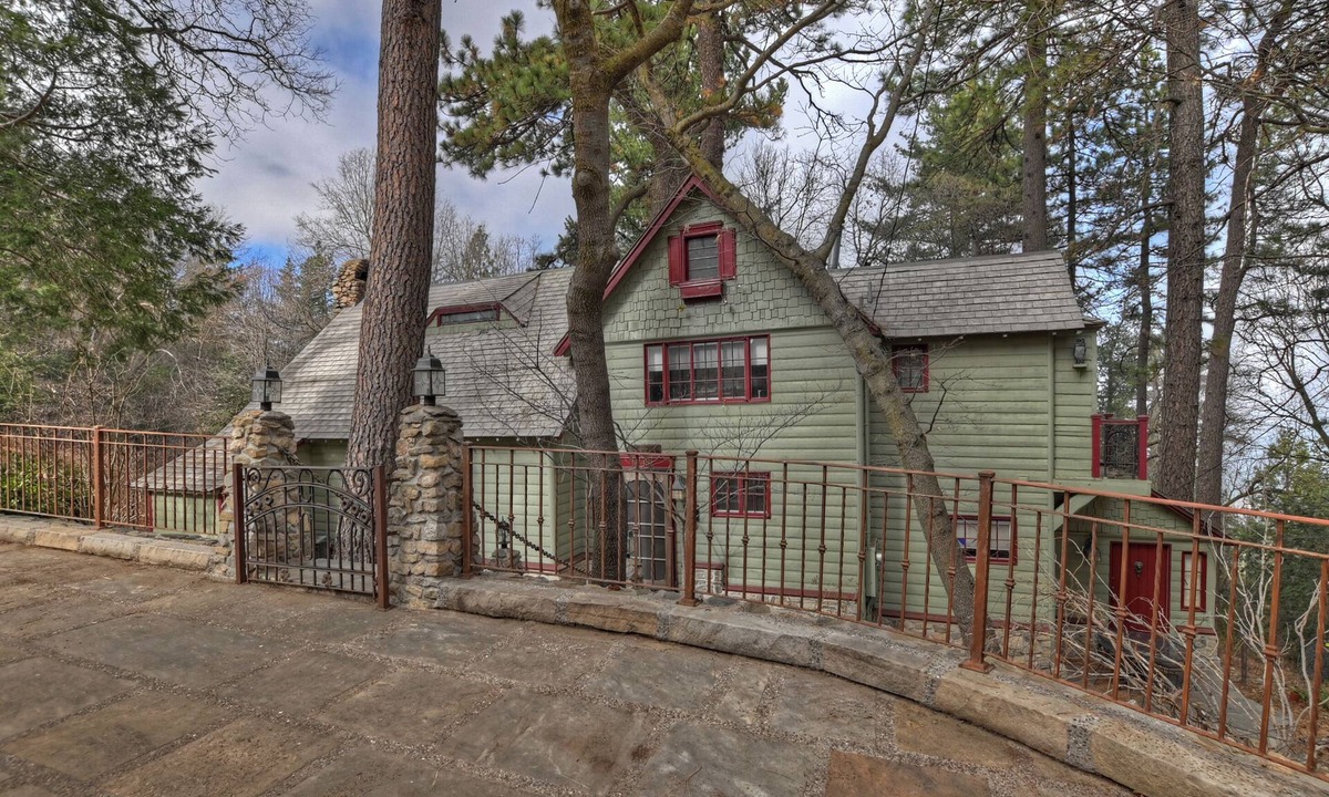 Crestline Cabin | Hollywood History-Shirley Temple's Hillside Cabin