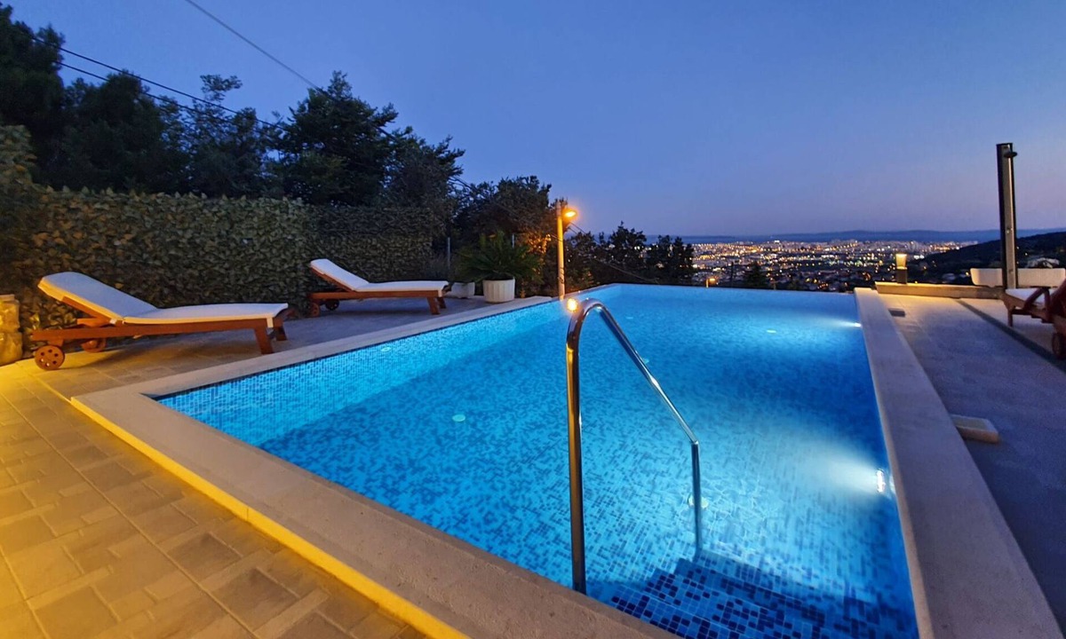 Klis Villa | Home DESPACITO - Klis, Split, private heated pool