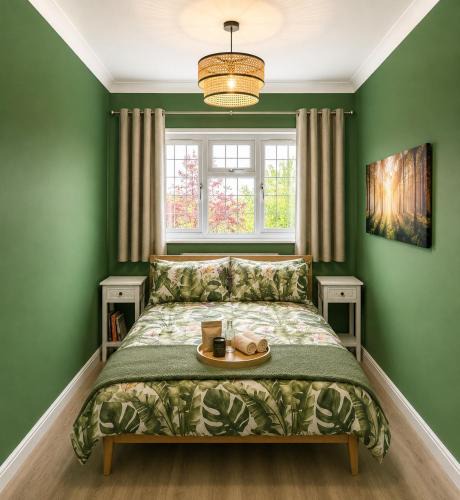Billericay House | Home from Home - Shared Facilities - First Floor Room - Green Room - M25 A127 London 30 Mins Train