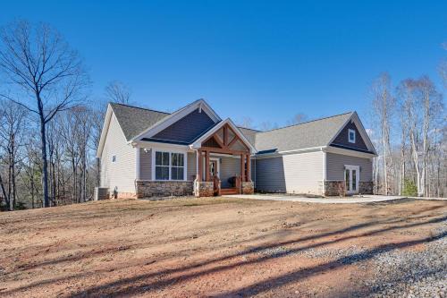 Roaring River House | Home Gym & Fireplace: Roaring River Retreat