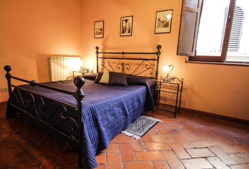 San Frediano Apartment | Home in Florence - Typical Florentine Apartment