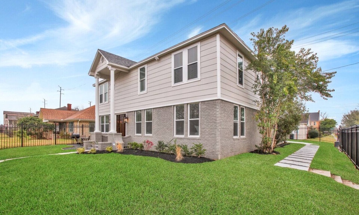 South Central Houston Apartment | Home in Greater Third Ward