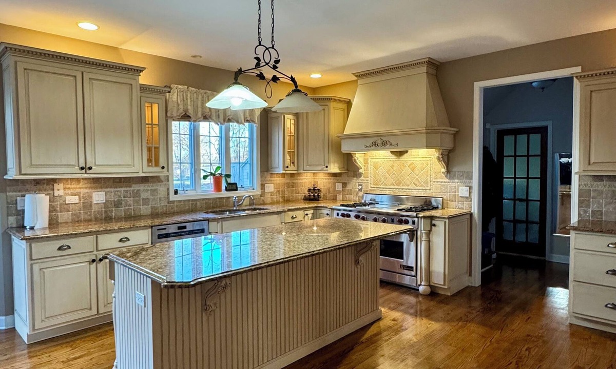Roselle House | Home in Roselle
