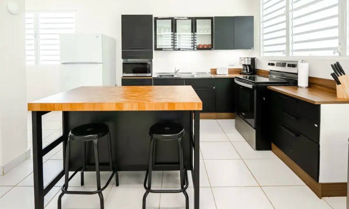 Guaynabo Pueblo House | Home in the heart of the city