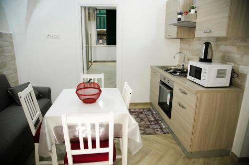 Quartieri Spagnoli Apartment | Home Maria