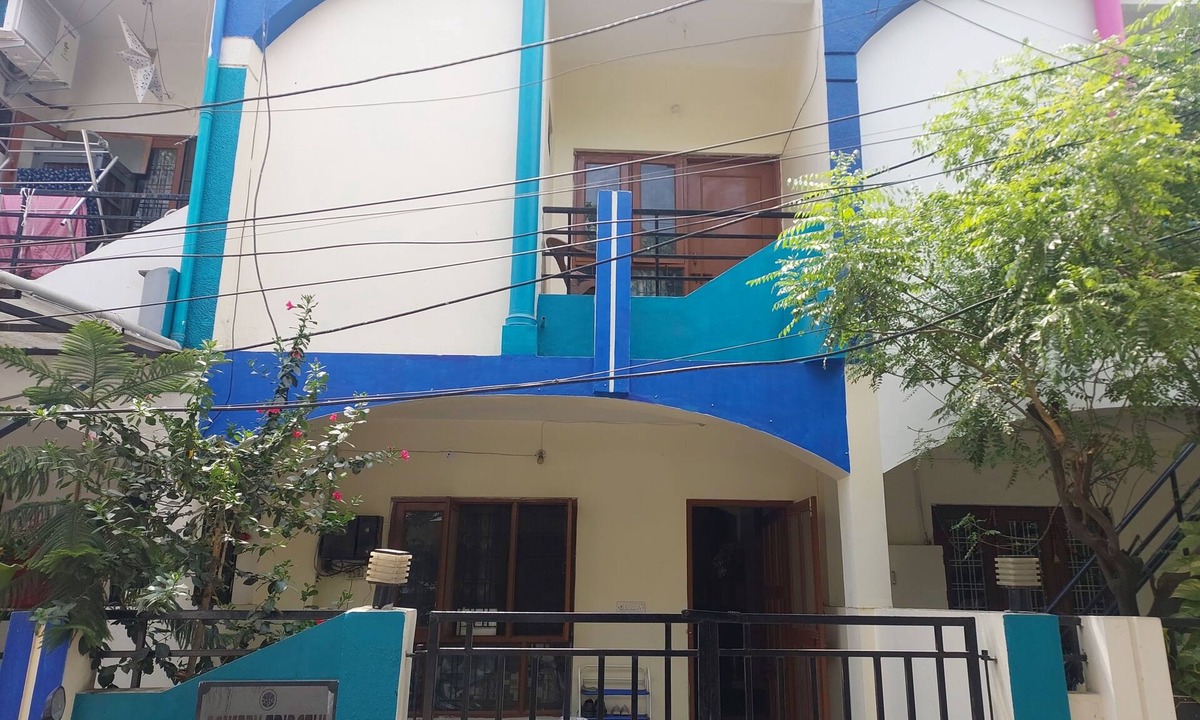 Indore House | Home Stay with Sanjeev: 2-bedroom house in enchanting Indore with AC, WiFi