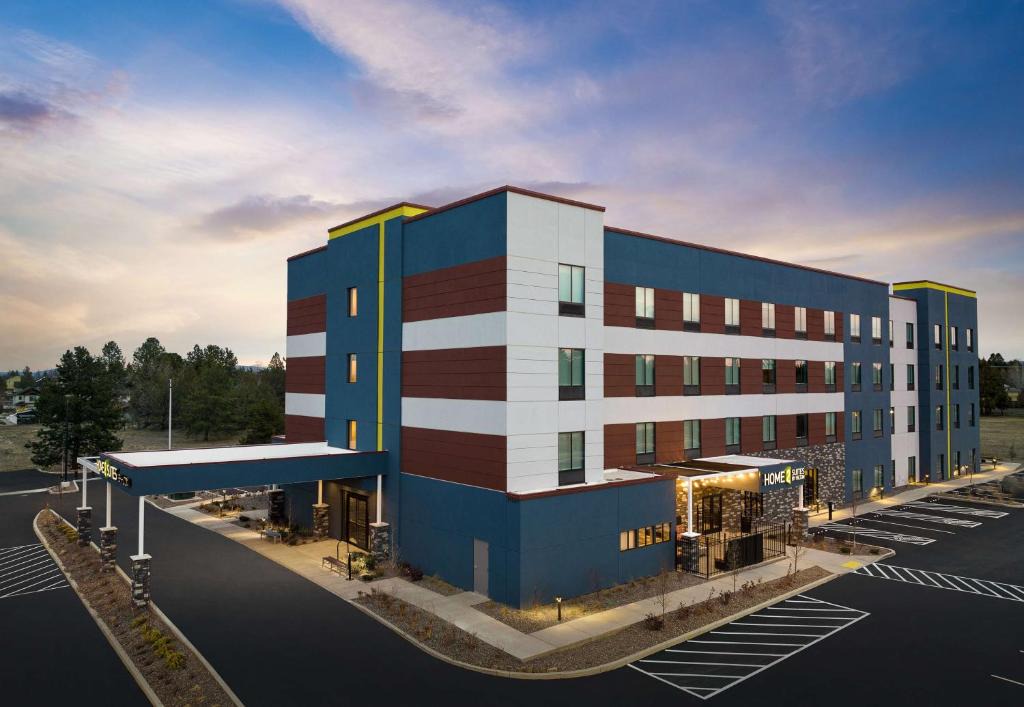 Larkspur Hotel | Home2 Suites By Hilton Bend, Or