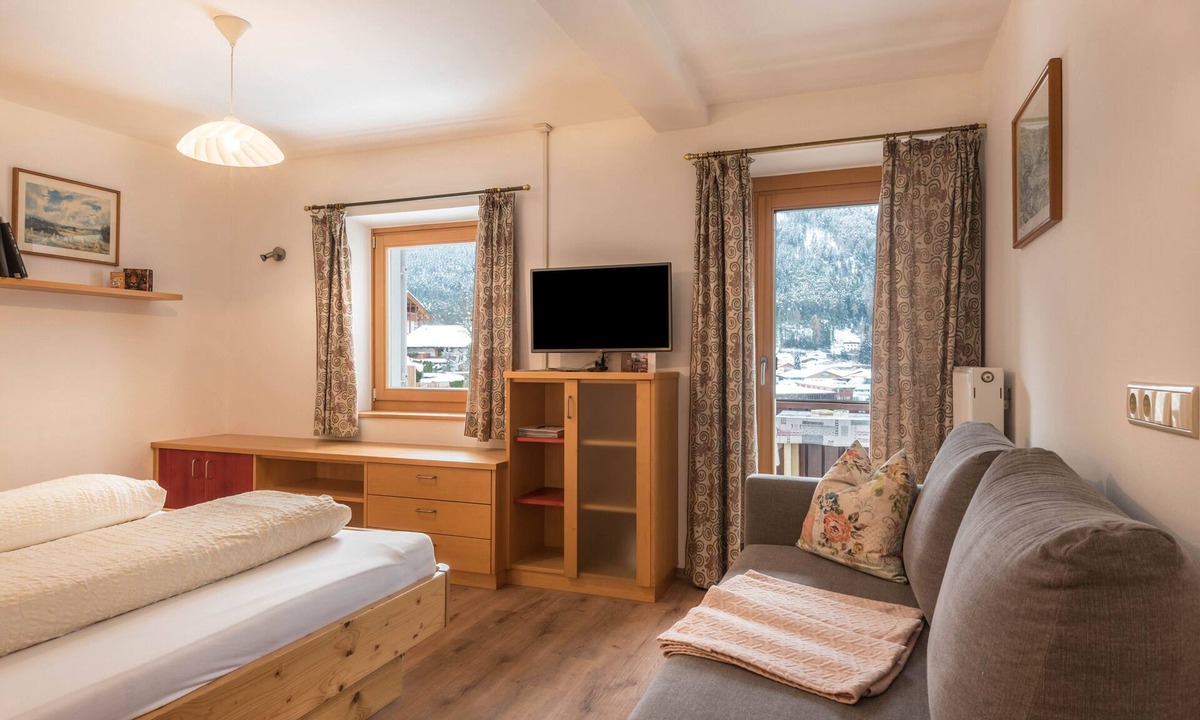 Siusi Apartment | Homely Apartment “Euringer Villa Erna” with Mountain View