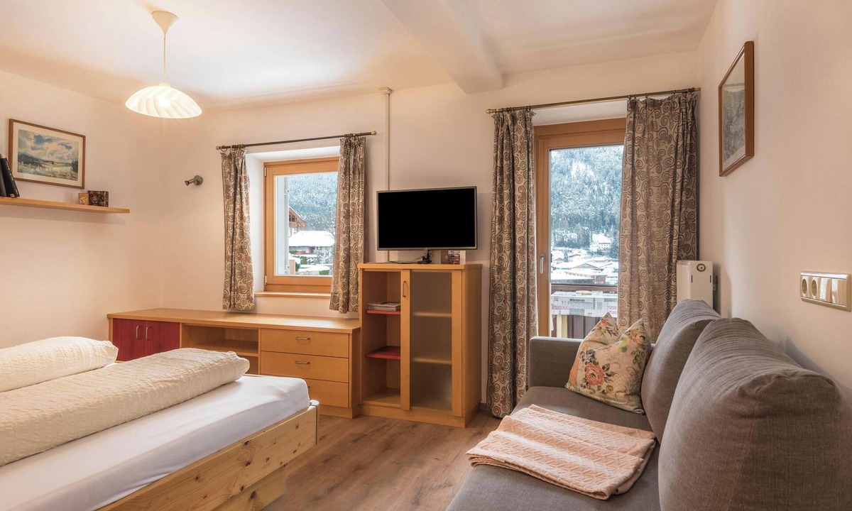 Siusi Apartment | Homely Apartment “Euringer Villa Erna” with Mountain View