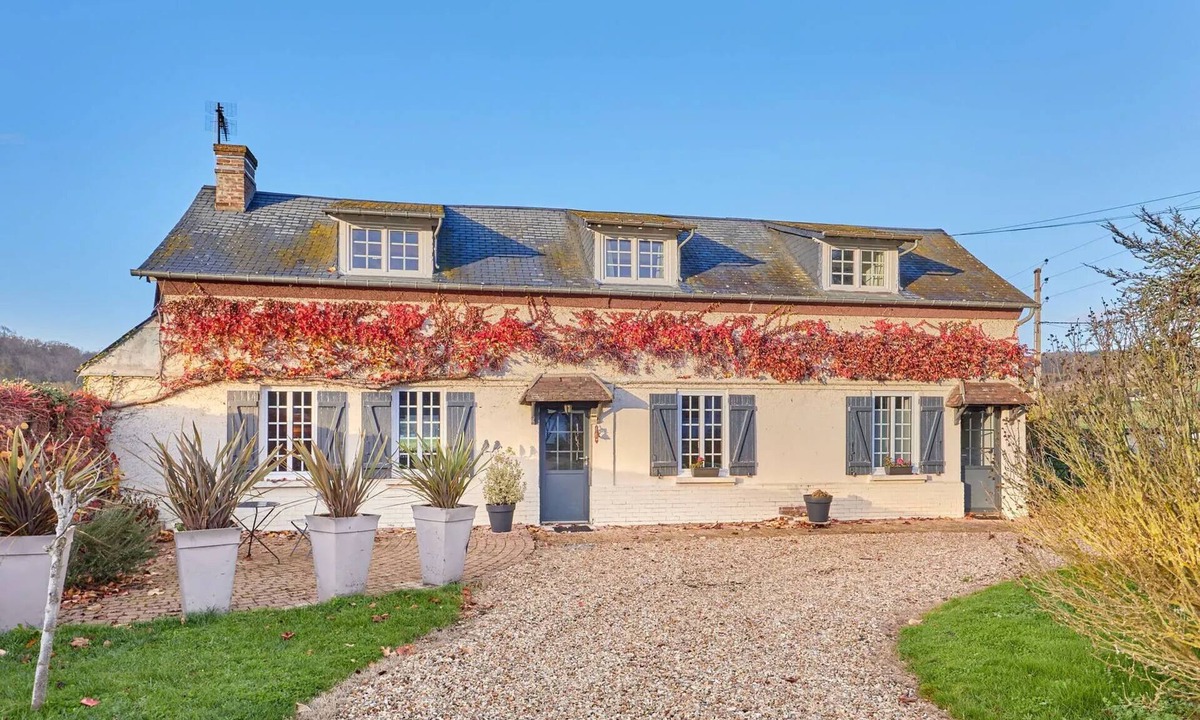 Saint-Germain-des-Angles Villa | Homerez - Villa Saint-Germain