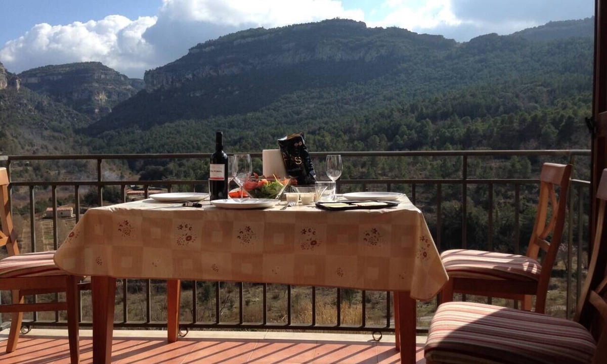 Capafonts Apartment | Homerez - Beautiful appartement for 4 ppl. with terrace at Capafonts