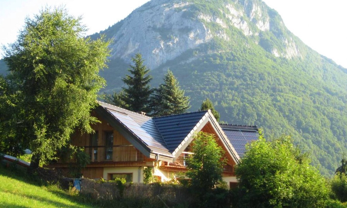 La Thuile Ski Chalet | Homerez - Beautiful chalet for 4 ppl. with terrace and balcony at La Thuile