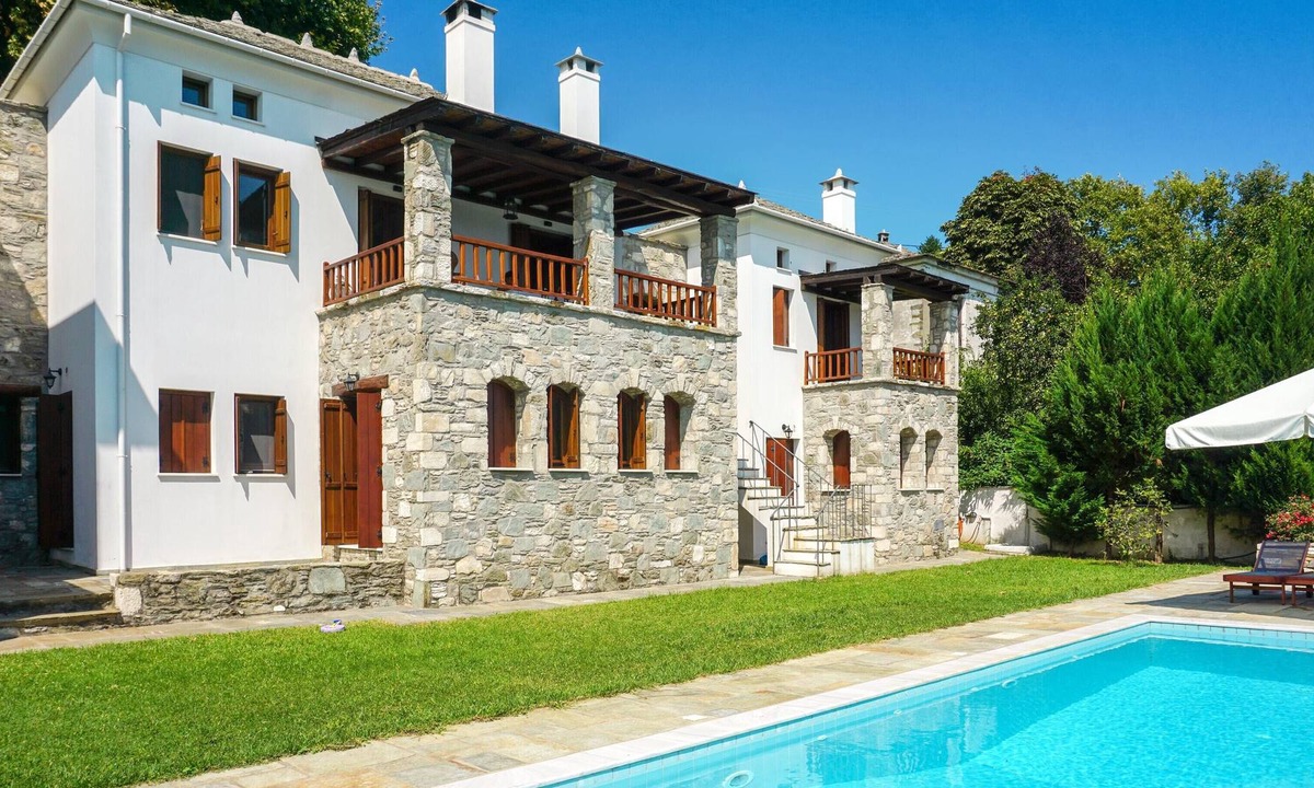 Tsagarada Villa | Homerez - Big villa 7 km away from the beach for 10 ppl. with swimming-pool