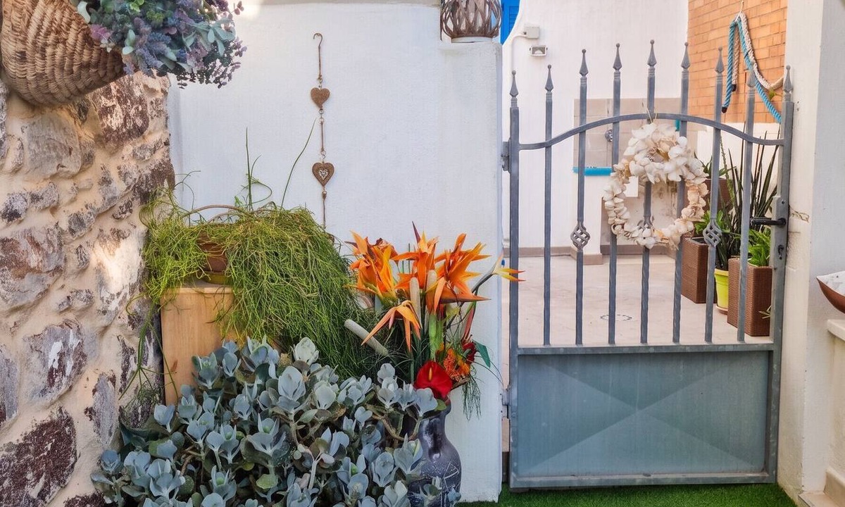 Calasetta Apartment | Homerez - Charming Apartment in Calasetta with Garden